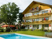 Landgasthof Moser & Restaurant Bootshaus Hotels in Künzing