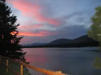 Lakeside Resort and Motel - Mountain view