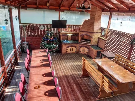 Pensiunea Agroturistică Piscul Soarelui Отели в г. Capul Piscului