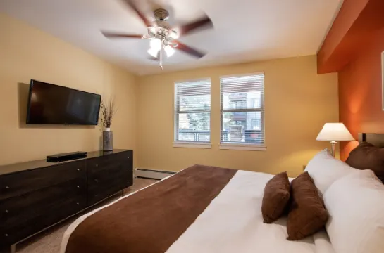 Ground Floor Ski Condo Close to Gondola - Fraser Crossing/Founders Pointe Premium-Rated 3305