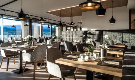 Hotel Christof Отели рядом с достопримечательностью «Monticolo Lake»