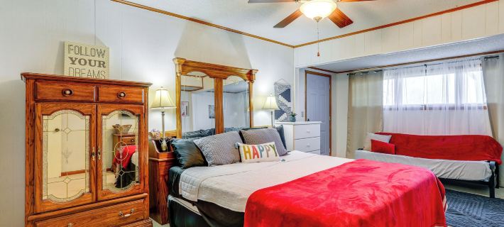 'the Treehouse' in Cherokee Village: Deck & Views Hotéis em Sharp County