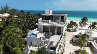 Cuxos Hotel Beachfront Отели рядом с достопримечательностью «Dolphin Discovery Isla Mujeres»