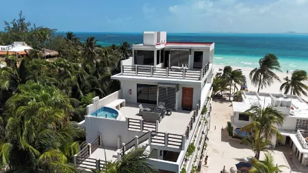 Cuxos Hotel Beachfront