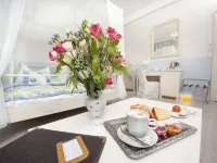 Boutique Hotel Kugel Wien Hotels near نيوباو. .07
