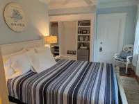 Bourne Bed and Breakfast Hotels near Ogunquit Memorial Library