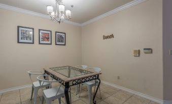 Pool Walk to Beach Sleeps Tons #C 2 Bedroom Condo by RedAwning