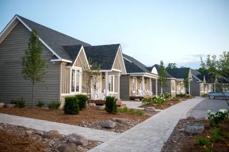 The Inn at Cobble Beach Отели в г. Оуэн-Саунд