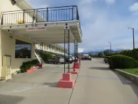 Holiday Lodge - Motels