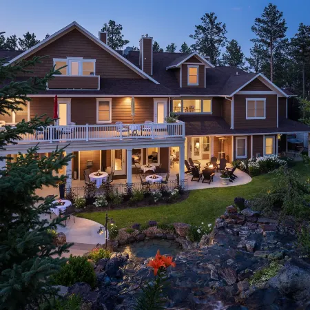 Summer Creek Inn