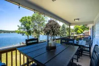 Stone Ledge Lake Getaway Hotels in Clam Lake Township