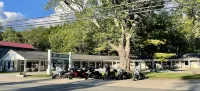 Mount Coolidge Motel - Parking