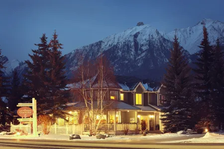 Lady MacDonald Country Inn Отели в г. Канмор