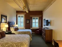 The Common Man Inn & Restaurant