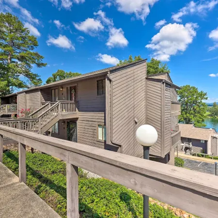 Fantastic Hot Springs Condo Hot Tub Access!
