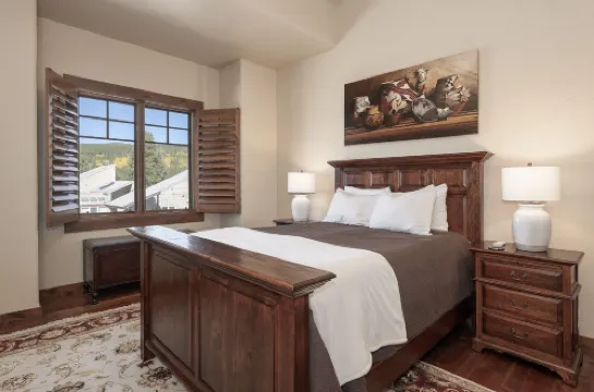 Base Camp at Iron Horse... 4 Bedroom Townhouse by RedAwning