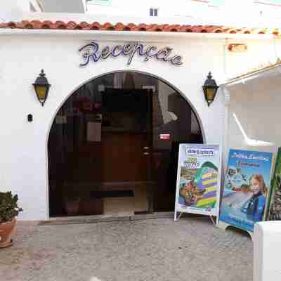 Apartamentos Salema Praia Club Hotel Exterior