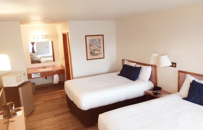 Harbor Inn
