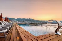 Numa Port Hotel - Beach