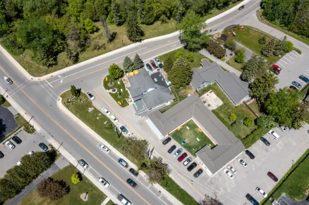 Julie's Park Cafe & Motel