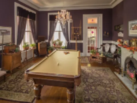 The Steamboat House Bed & Breakfast Hotels in West Galena Township
