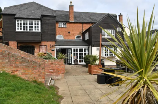 翱翔磨坊酒店 - 格林國王旅館