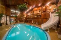 Sybaris Pool Suites Mequon - Hot Tub