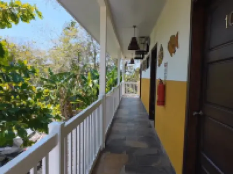 Cabinas El Colibri, Apart Hotel Hotels in Puerto Carrillo