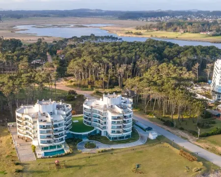 Azure Towers Hotels in Punta Ballena