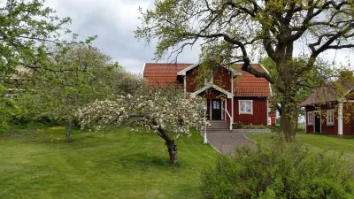 Brunnsta Gård Отели в г. 
