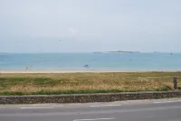 Furnished in Saint-Vaast-la-Hougue facing the sea and the island of Tatihou