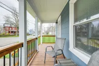 Charming Home - 2 Mi to Niagara Falls State Park!