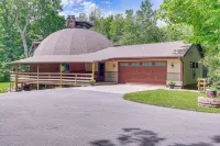 Wisconsin Vacation Rental 1 Mi to Road America! - Homestays