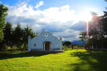 Hotel Paz en la Tormenta Tejar - Hostel Отели в г. Chimaltenango