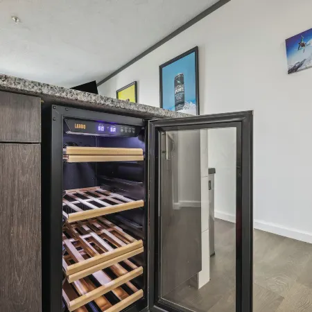 Cozy Snowshoe Condo Rental Walk to Chair Lift!