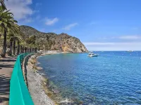 Catalina Island Cottage - Walk to Main St and Beach! Hotels in Avalon