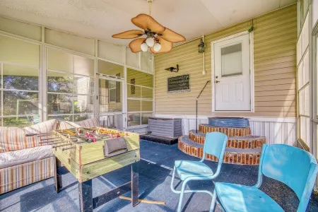 Cozy Home Near Pensacola &Perdido Key Beaches, Next 2 NAS. Ideal 4Longterm stays