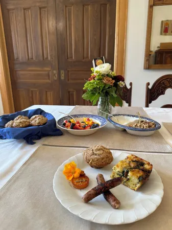 Gable House Bed and Breakfast Inn Отели в г. Дуранго