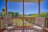 Private Yard & Fire Pit: Pet-Friendly Midway Abode - Parkplatz