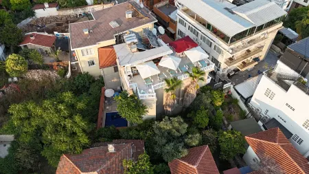 Bacchus Pension Отели рядом с достопримечательностью «Ворота Адриана»