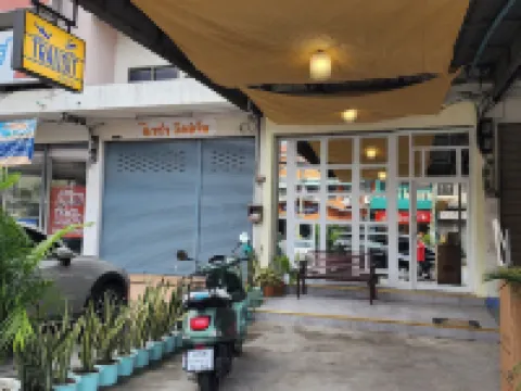 Transit Donmueang Airport Hostel Hotels near مطار دون موينج الدولي، الصالة 1