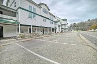 Updated Onekama Resort Condo on Portage Lake! - Pools