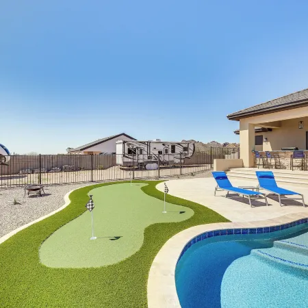 7 Mi to Lost Dutchman: Home w/ Pool + Patio!