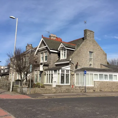 Brentwood Villa Bed and Breakfast Отели рядом с достопримечательностью «Старое здание ратуши»
