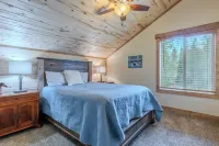 Cozy Cabin Nestled in the Pines