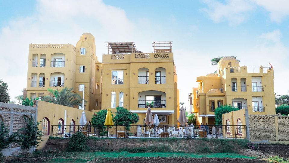 Jewel Howard Carter Hotel