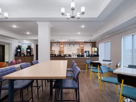 Garner Hotel Longview South by IHG