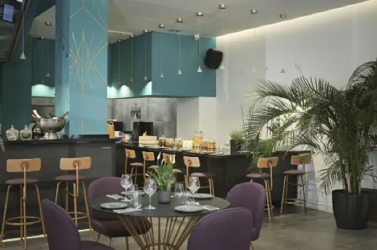 The Gem Society Hotel