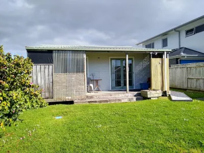 Centrally located cottage in quiet location Hotels in Strandon