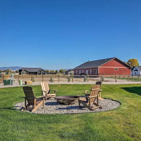 1 Mi to Beaverhead River: Mtn-View Dillon Retreat